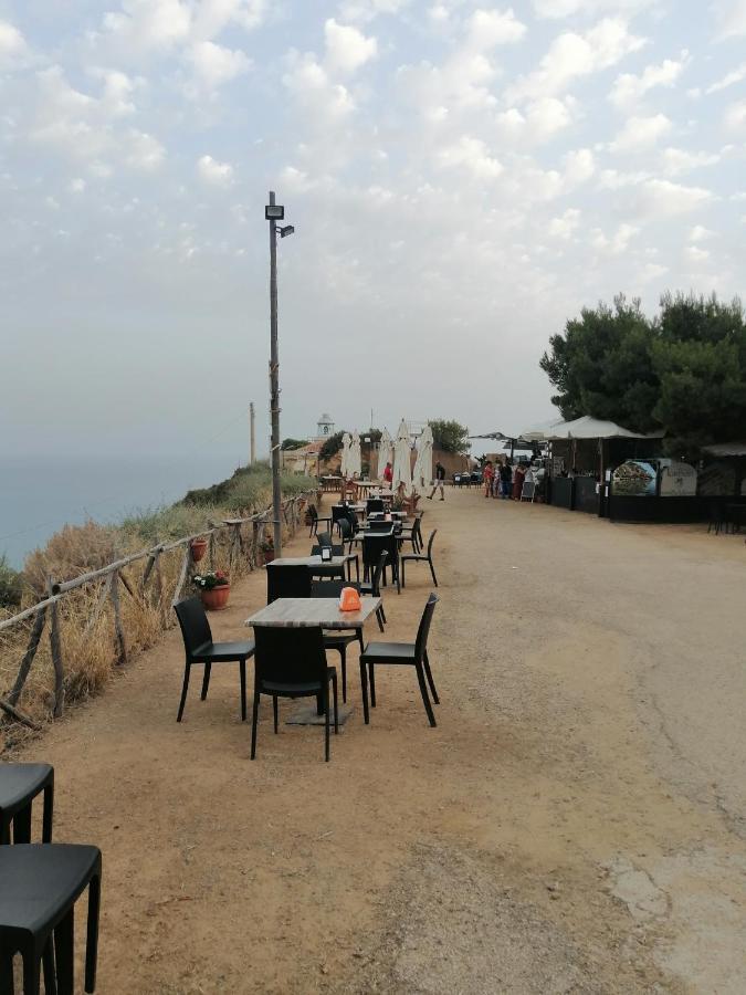 Al Faro Acomodação com café da manhã Realmonte Exterior foto